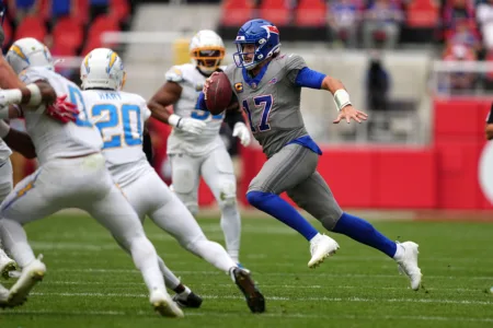 Bills survive vs. Chargers